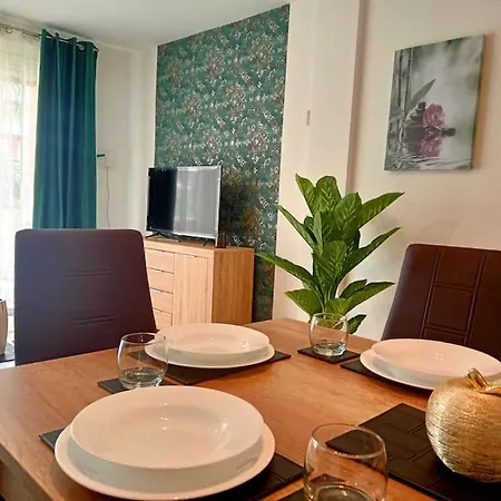 Apartment Classic Style With Pools *